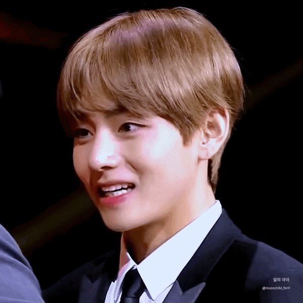 방탄 뷔 이때 넘 곰돌 그 자체 ㅋㅋㅋㅋㅋㅋ | 인스티즈