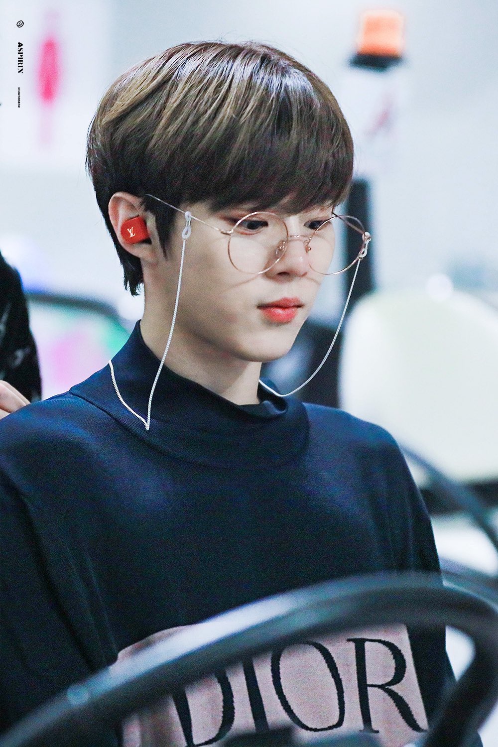 오늘 주운 김우석 짤중에 첵오 | 인스티즈