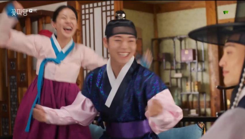 박지훈은 왜 자꾸 이런 짤이 생기는거야 | 인스티즈