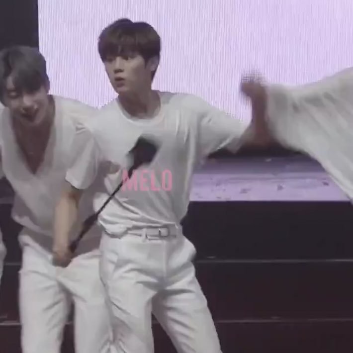 이런 모먼트 김우석 좋못사 | 인스티즈