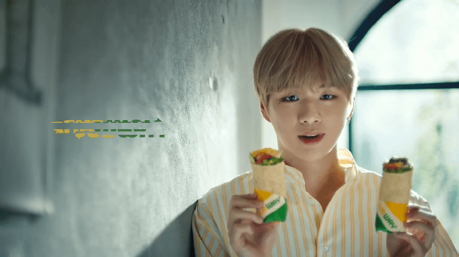 참나 강다니엘 어제 오늘 뜬영상 갭차이 봐라 | 인스티즈