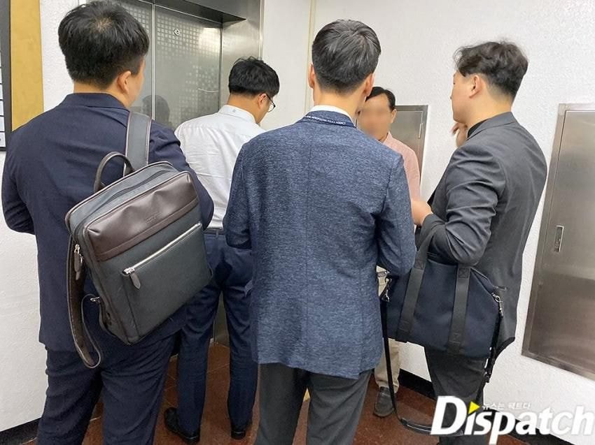 오늘 스타쉽 압수수색하는 사진(디스패치) | 인스티즈