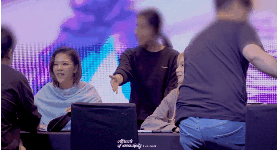 트와이스 팬싸에서 스탶이 넘어가라고 하는데 | 인스티즈