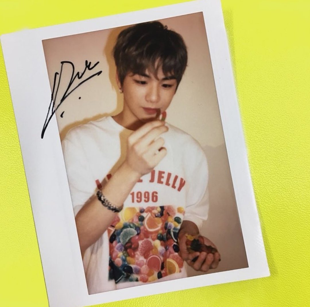 강다니엘 폴라로이드 모음보고갈래..? 물론 내꺼는... | 인스티즈