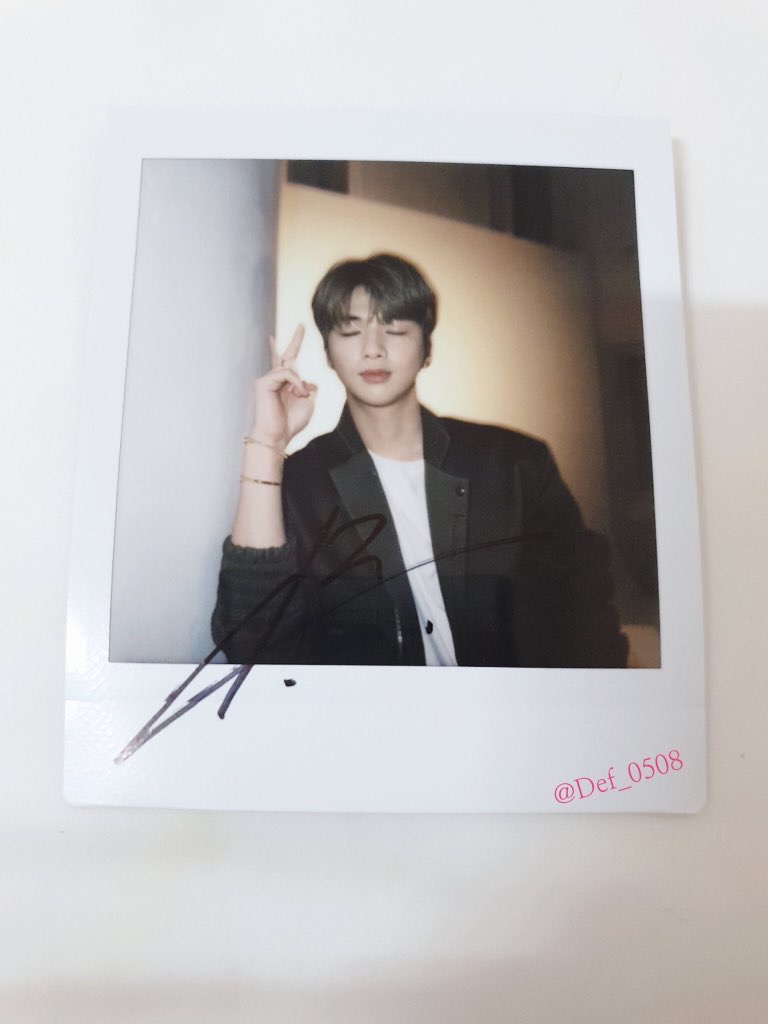 강다니엘 폴라로이드 모음보고갈래..? 물론 내꺼는... | 인스티즈