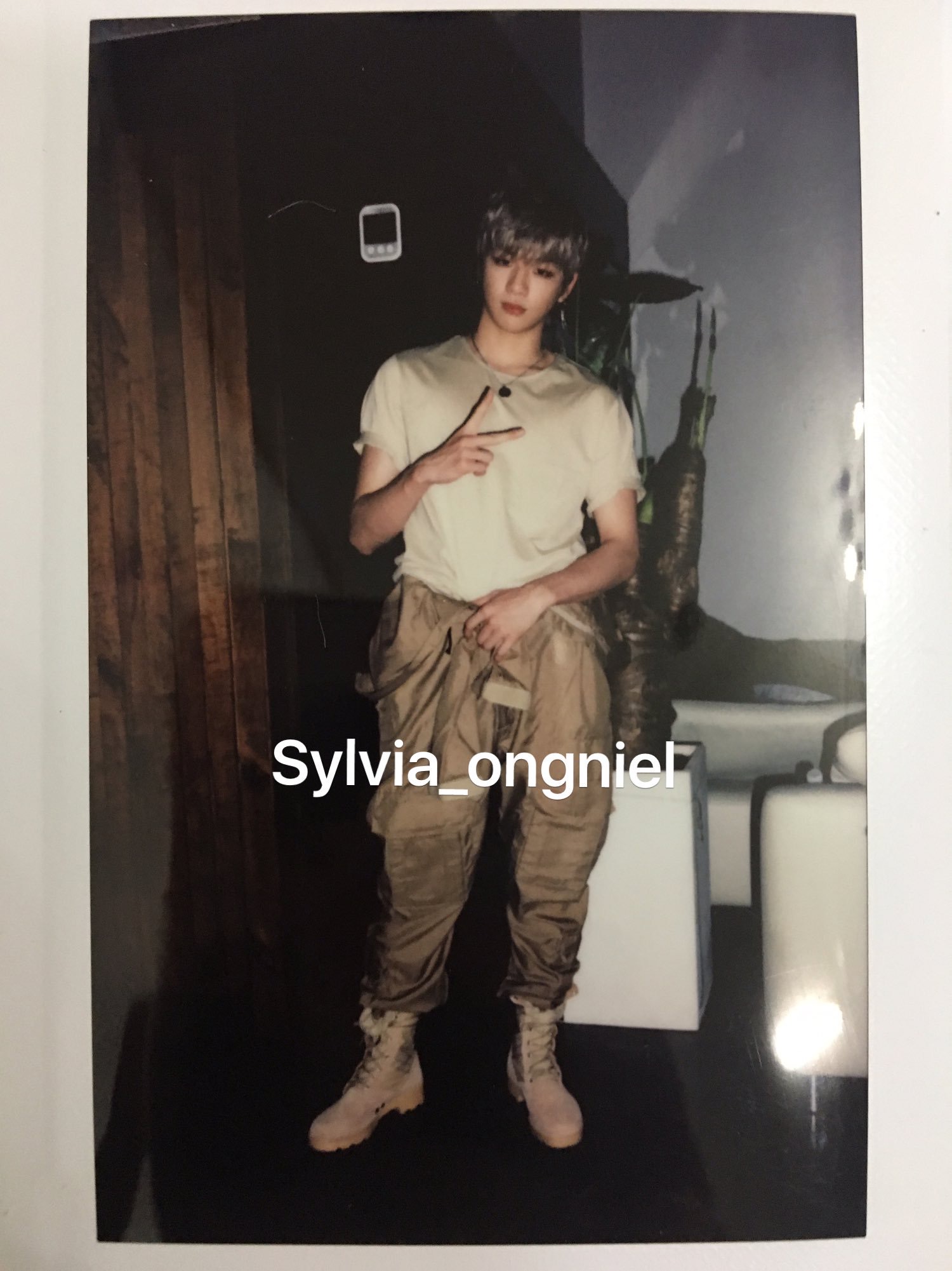 강다니엘 폴라로이드 모음보고갈래..? 물론 내꺼는... | 인스티즈