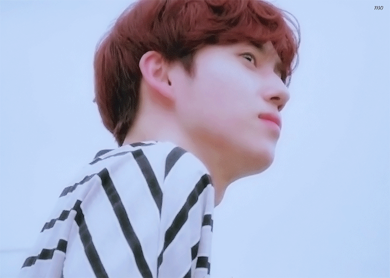 아무도 없어도 꿋꿋이 황윤성 외치는 사람 ㄴㅇㄴ | 인스티즈