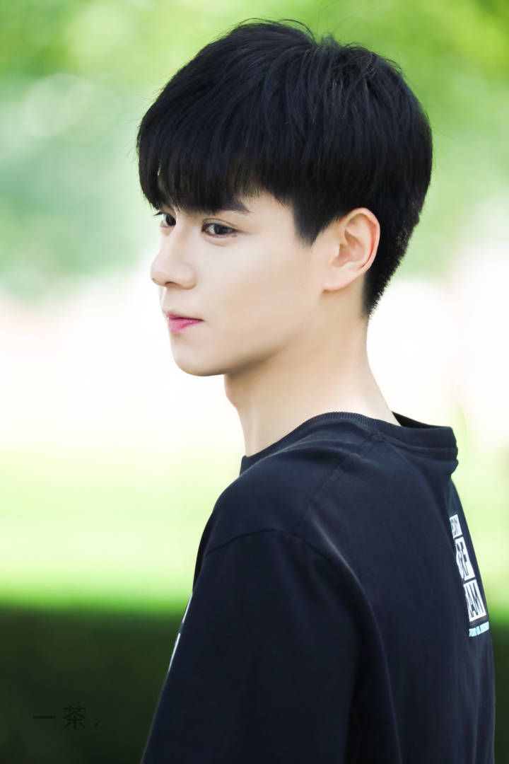 나 치아문 뒷북으로 이제서야 보는데 호일천 잘생기긴 했네,, | 인스티즈