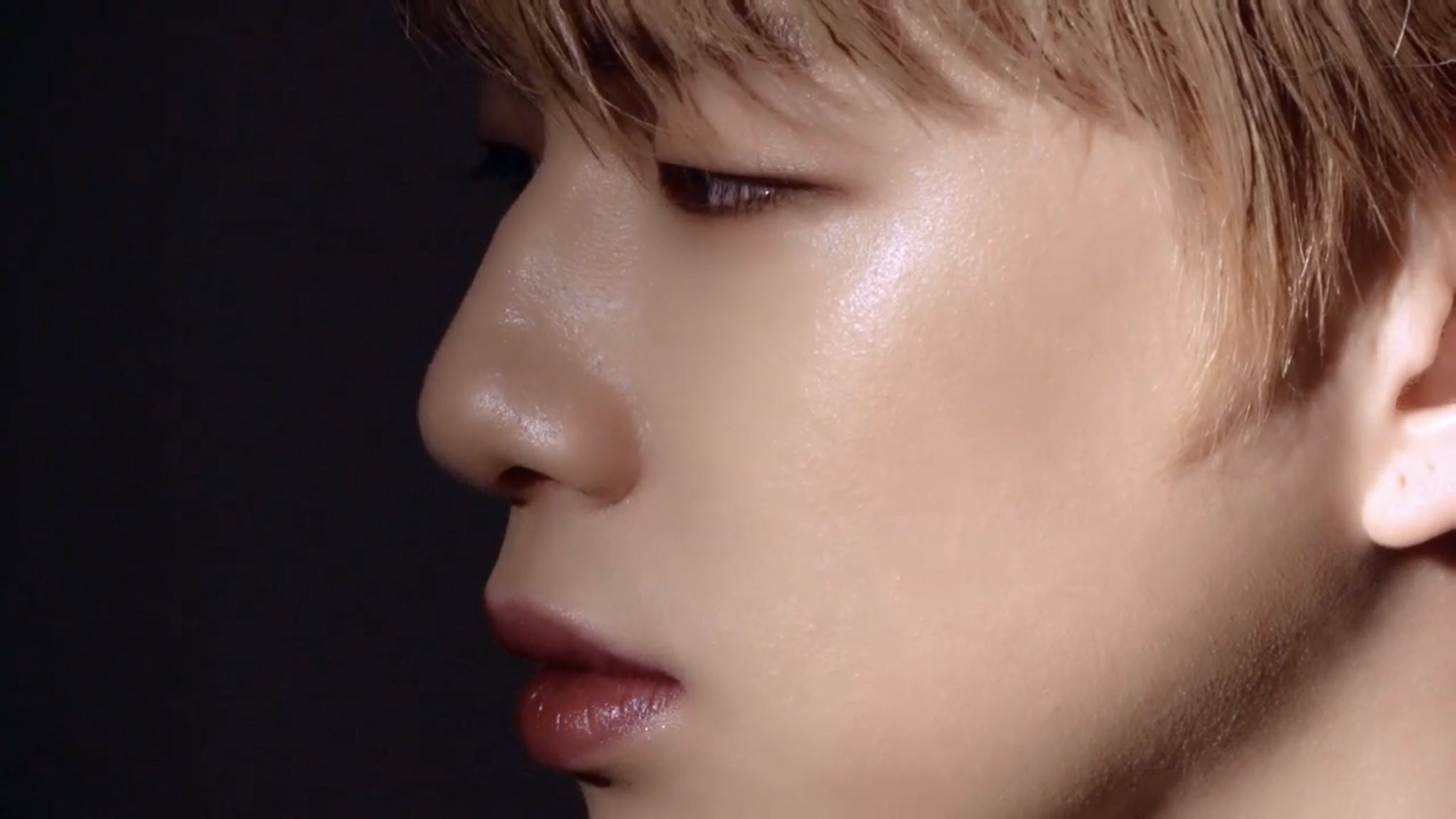 ?강다니엘 피부뭐지 에반데 | 인스티즈