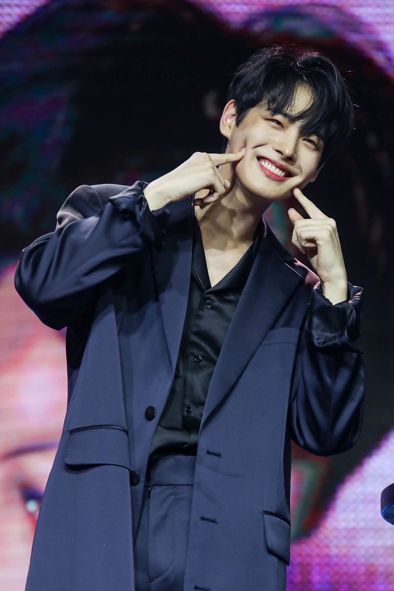 최병찬..대만 팬미때 너무 이뻐서 이번에 못가면 배아파 미칠 듯 | 인스티즈