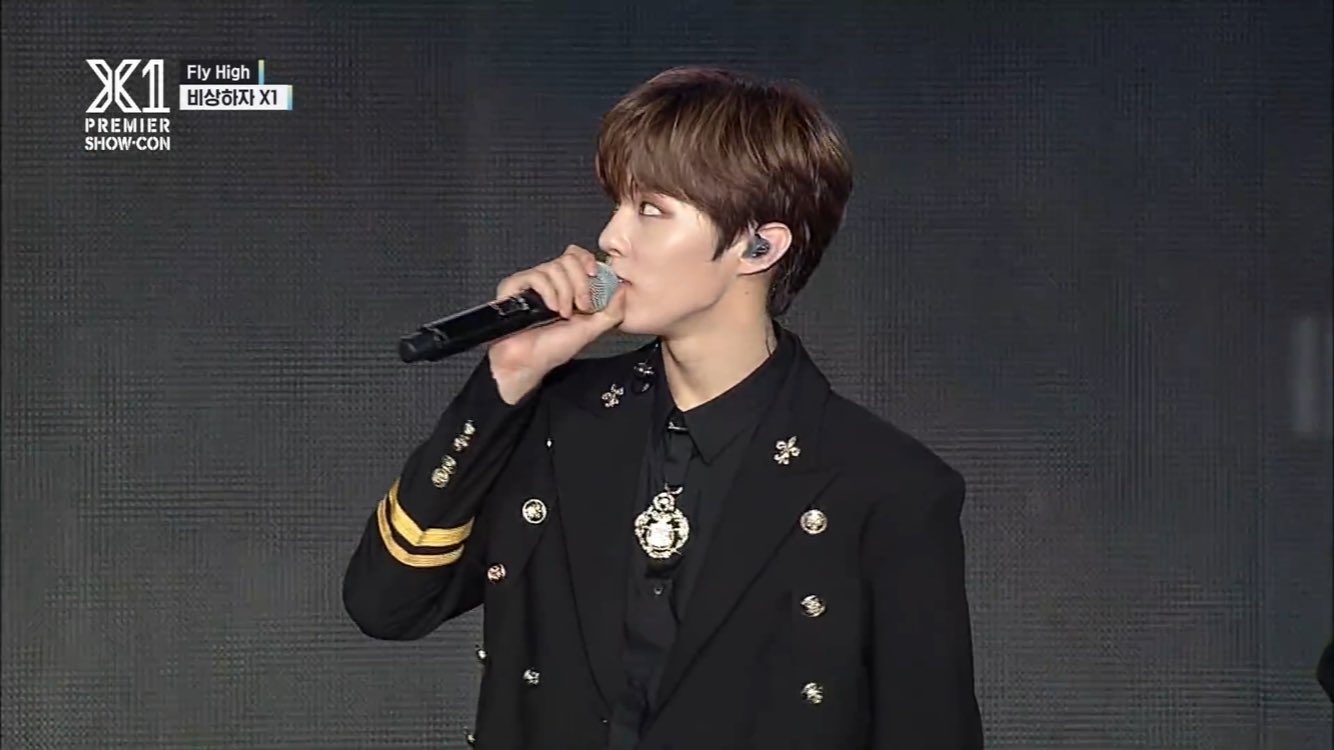 김우석 눈 트여 있는거 진짜 대박.. | 인스티즈