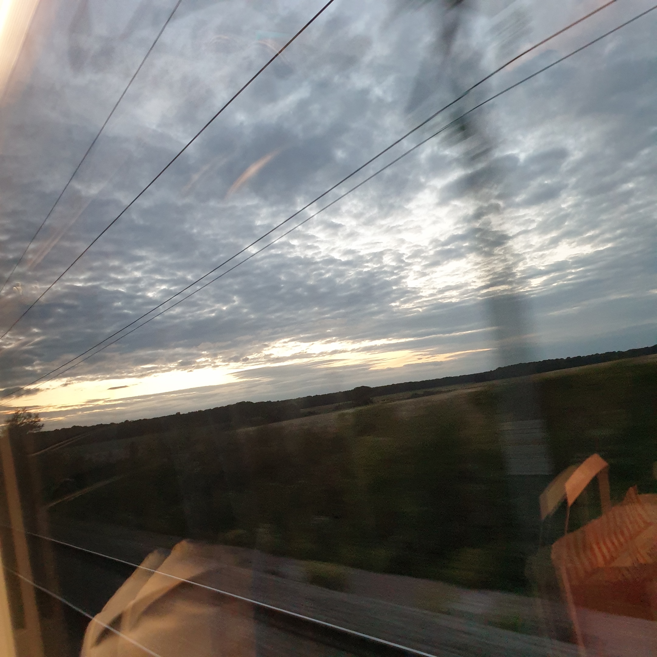 나 기차에서 첸 우리 어떻게 할까요 노래 듣고있는데 지금 감성 제대로야 | 인스티즈