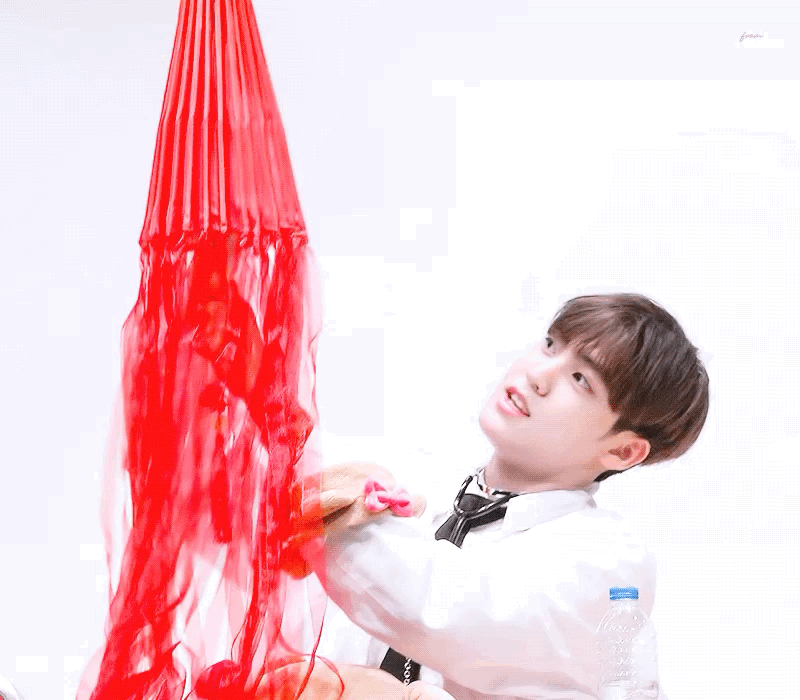 송유빈 피지컬은 안귀여운데 하는행동은 왜이렇게 귀엽지 | 인스티즈