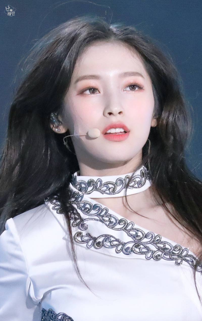 이날 아린 렌즈 뭔지 아는 익 있어?ㅠㅠ | 인스티즈