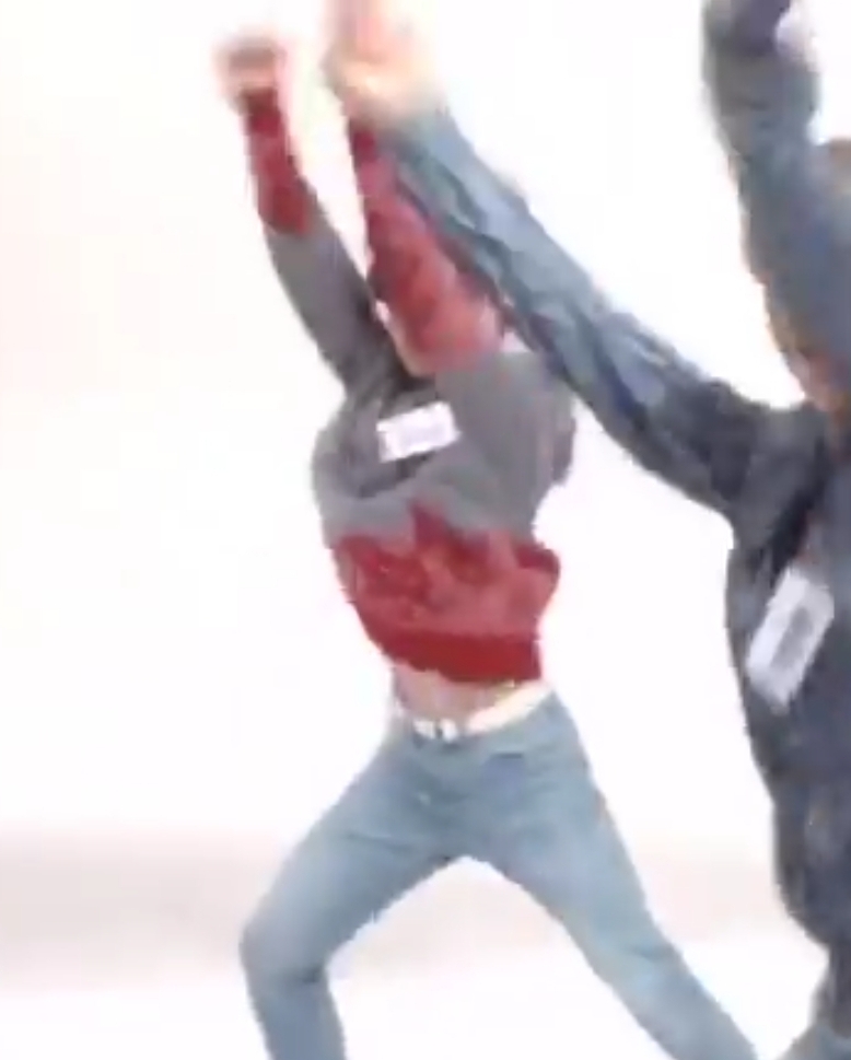 송형준 배.. 배 보여..! | 인스티즈