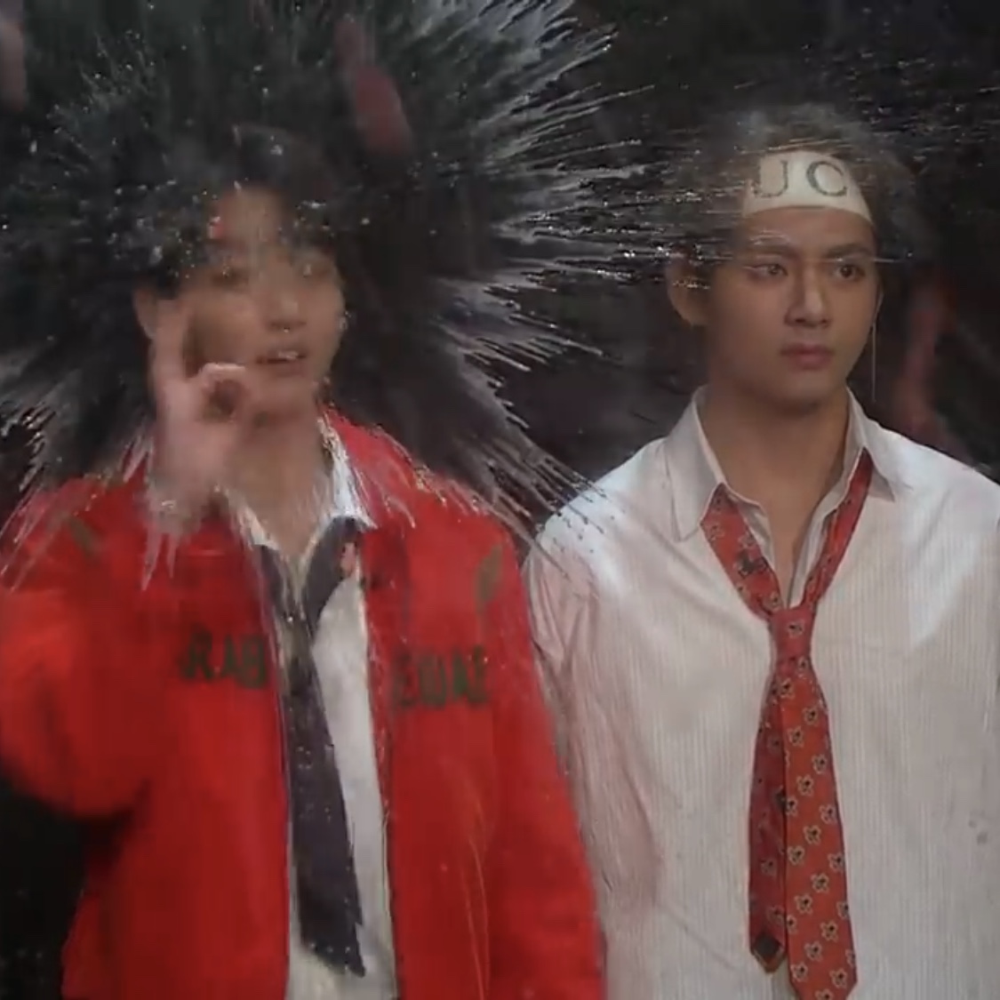 방탄 정국 뷔 유튜브에서 봤는데 혹시 움짤 같은거 있뉭... | 인스티즈