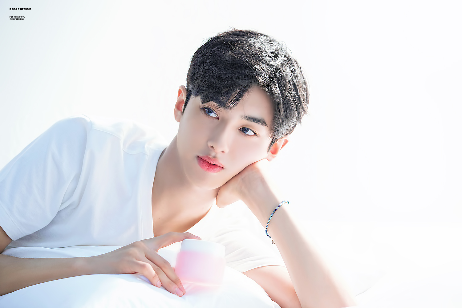 민규 흰 티 너무 좋아 | 인스티즈