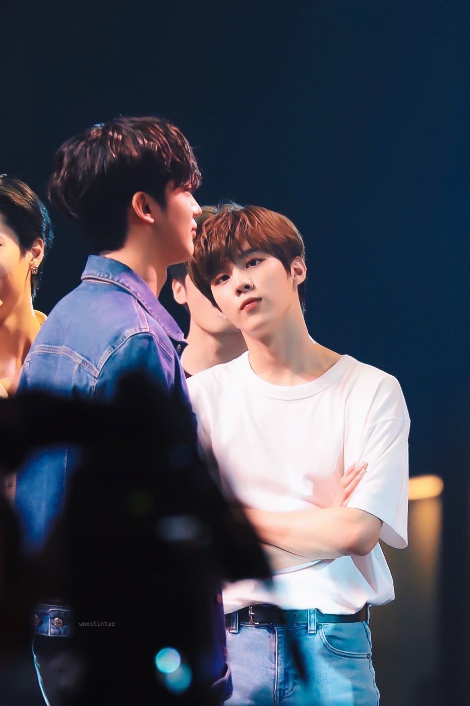 ㄱ 우석이가 요한이 바라만보는데 음지체크 안하면 안될 것 같은 기분 | 인스티즈