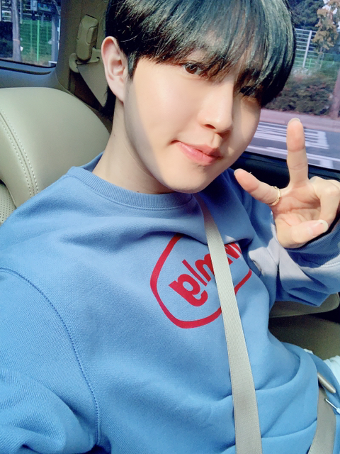 아아아 김재환 공카사진 혼자 보기 넘 아까웠는데 jjjujjj | 인스티즈