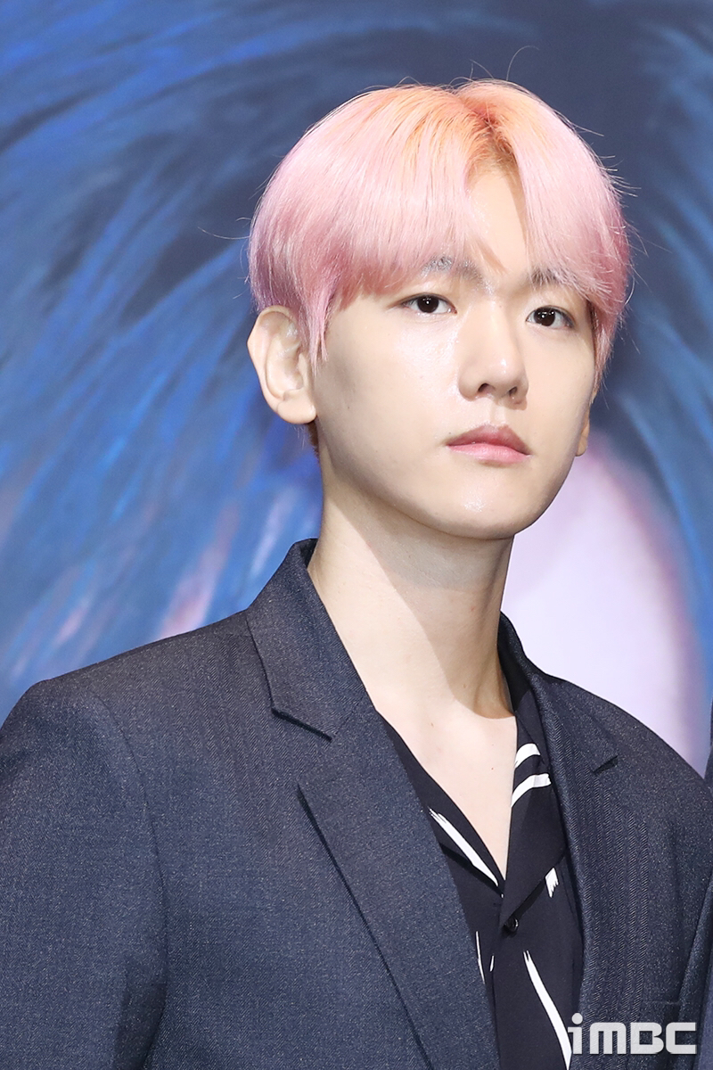 백현이 피부 진짜좋당 | 인스티즈