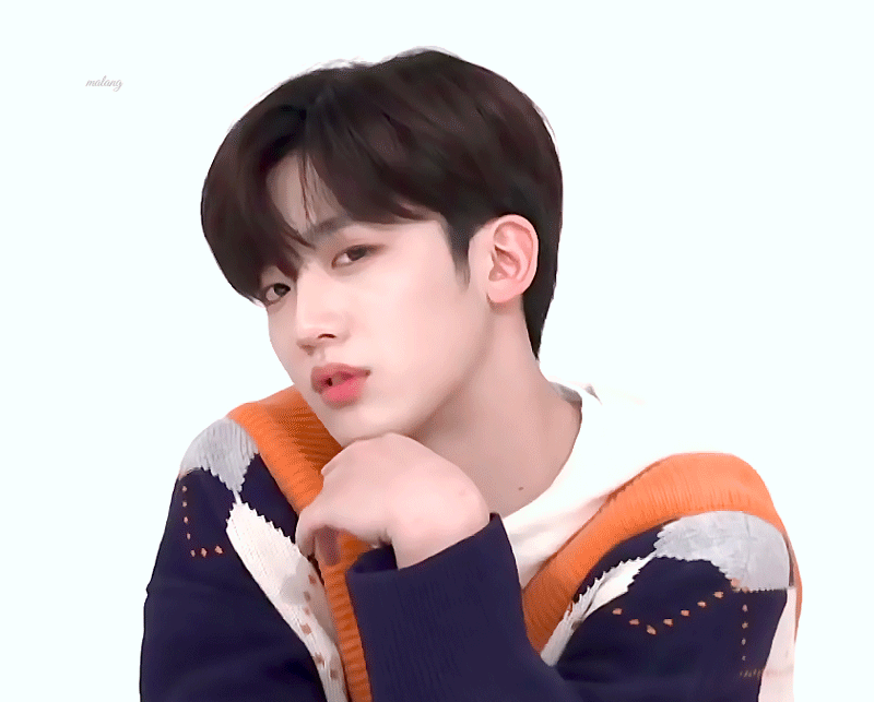 김요한 윙크하는거 배워서 이제 잘한다구 | 인스티즈