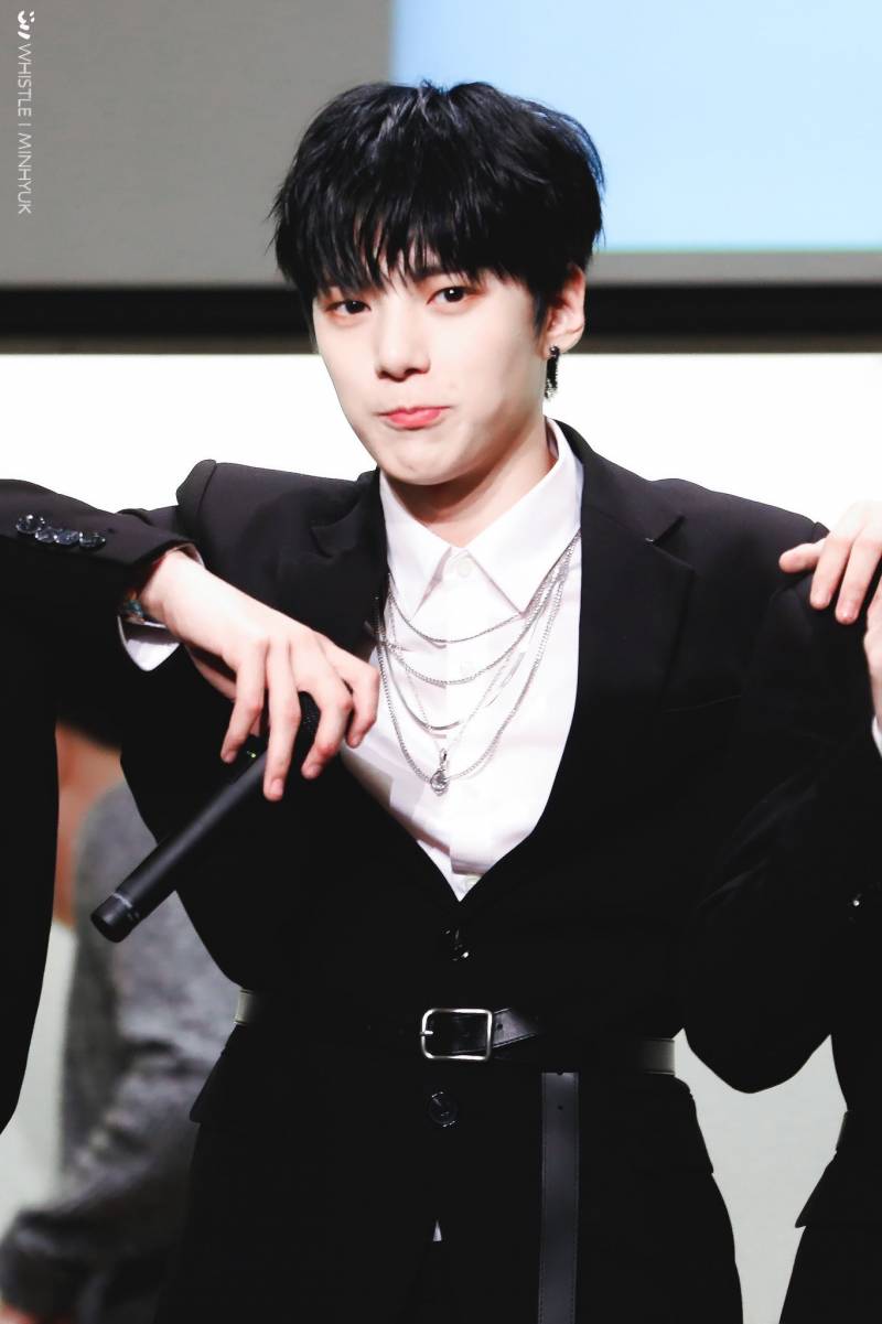 울 강아지.... 인가 엠씨... | 인스티즈