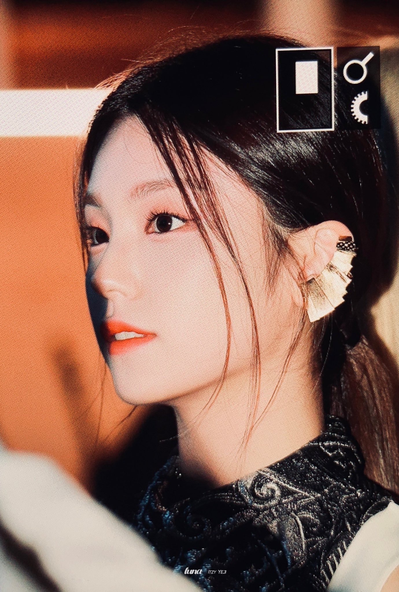 있지 예지 이어커프(?) 특이하다... | 인스티즈