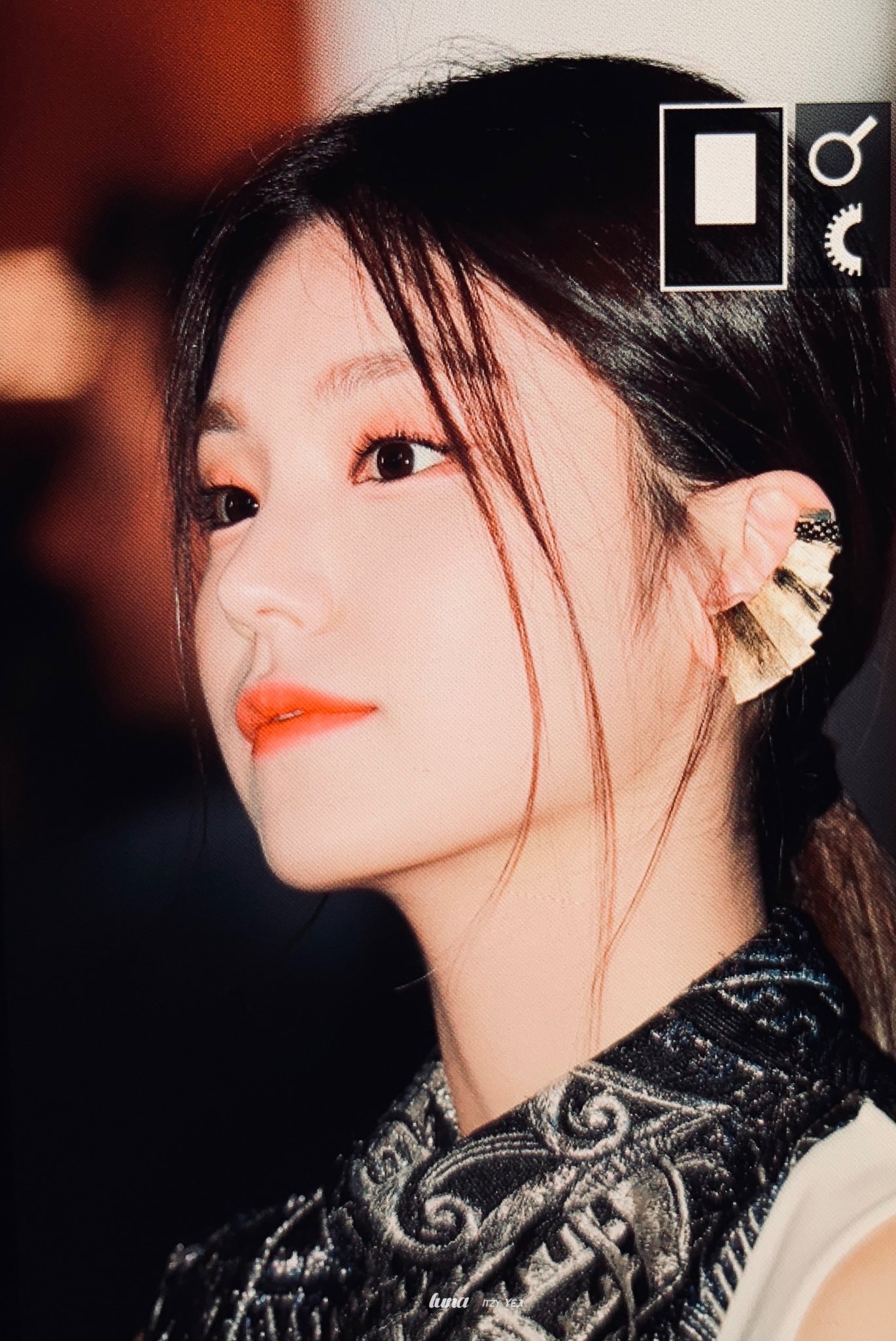 있지 예지 이어커프(?) 특이하다... | 인스티즈