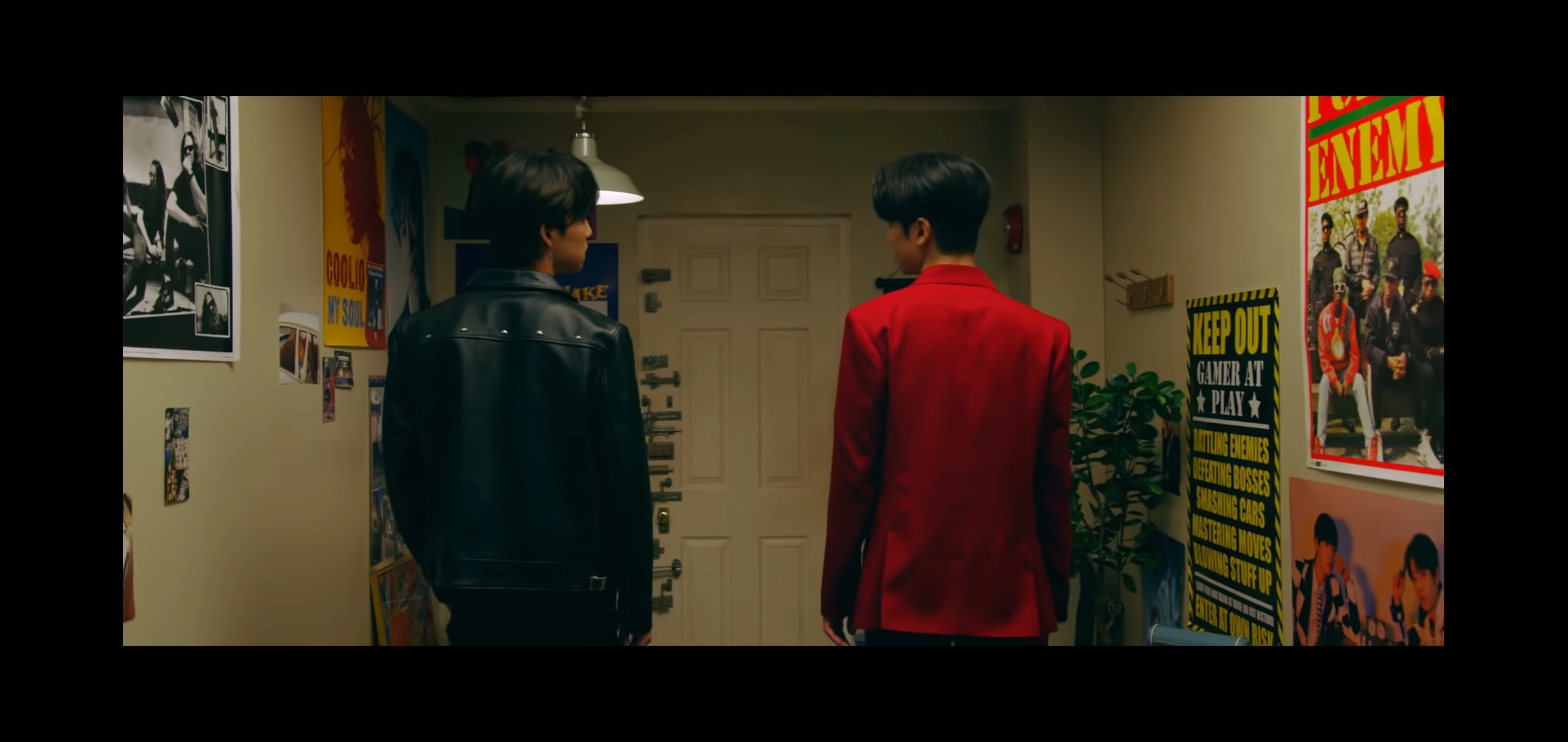 에이비식스 육째들아 티저에 문이 왜 불타고있을까 | 인스티즈