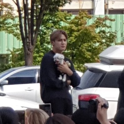 세븐틴 민규가 부끄랑 아지 다루는 거 너무 다르다고ㅋㅋㅋㅋㅋㅋ | 인스티즈