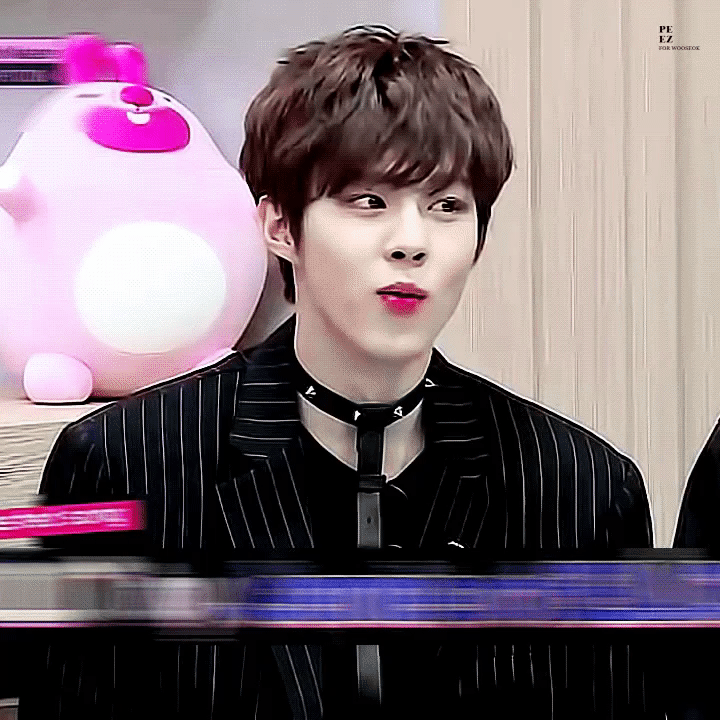 김우석 이렇게 웃는거 너무 예뻐 | 인스티즈