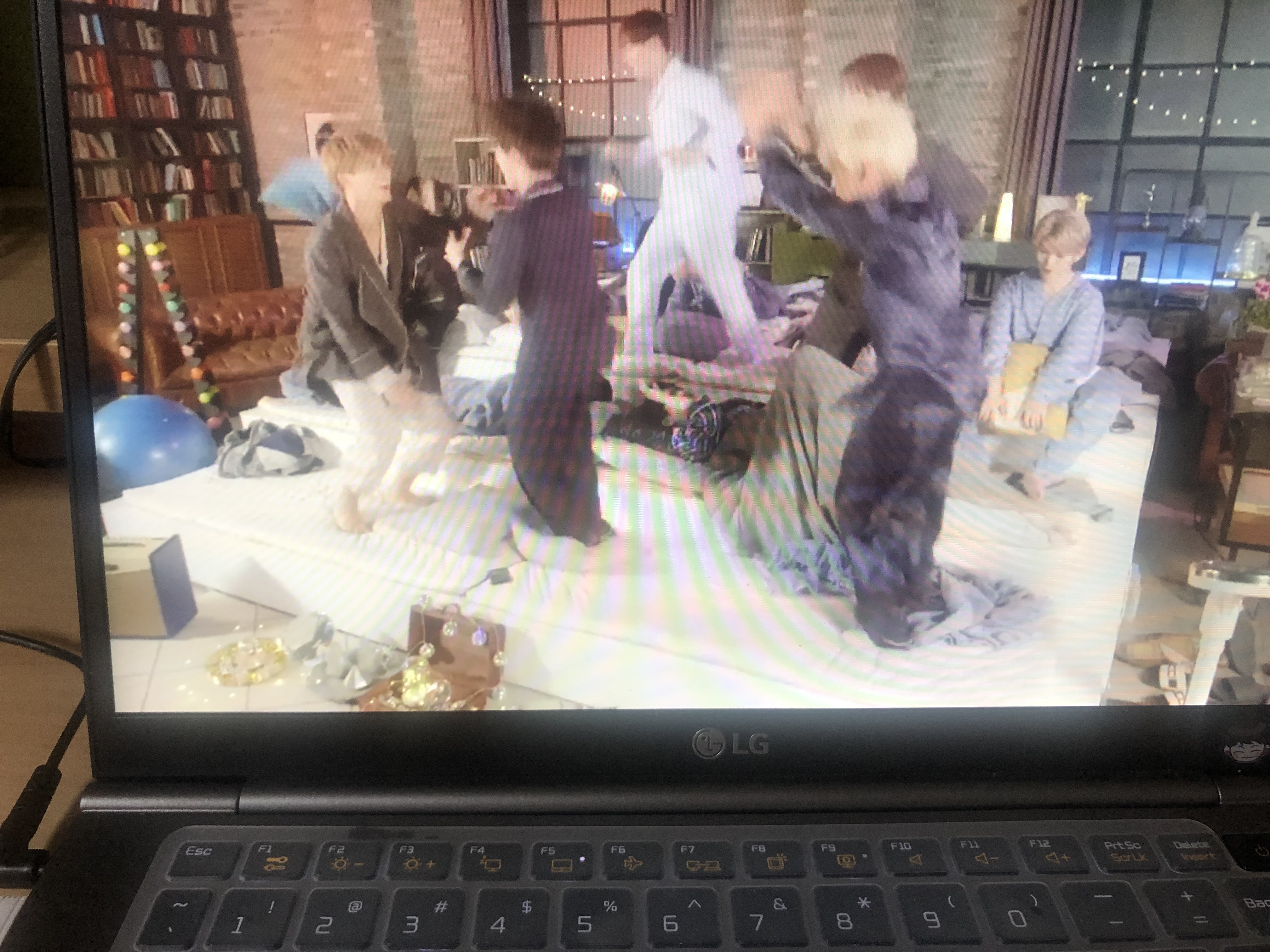 ? 이거 눕방 맞음? | 인스티즈