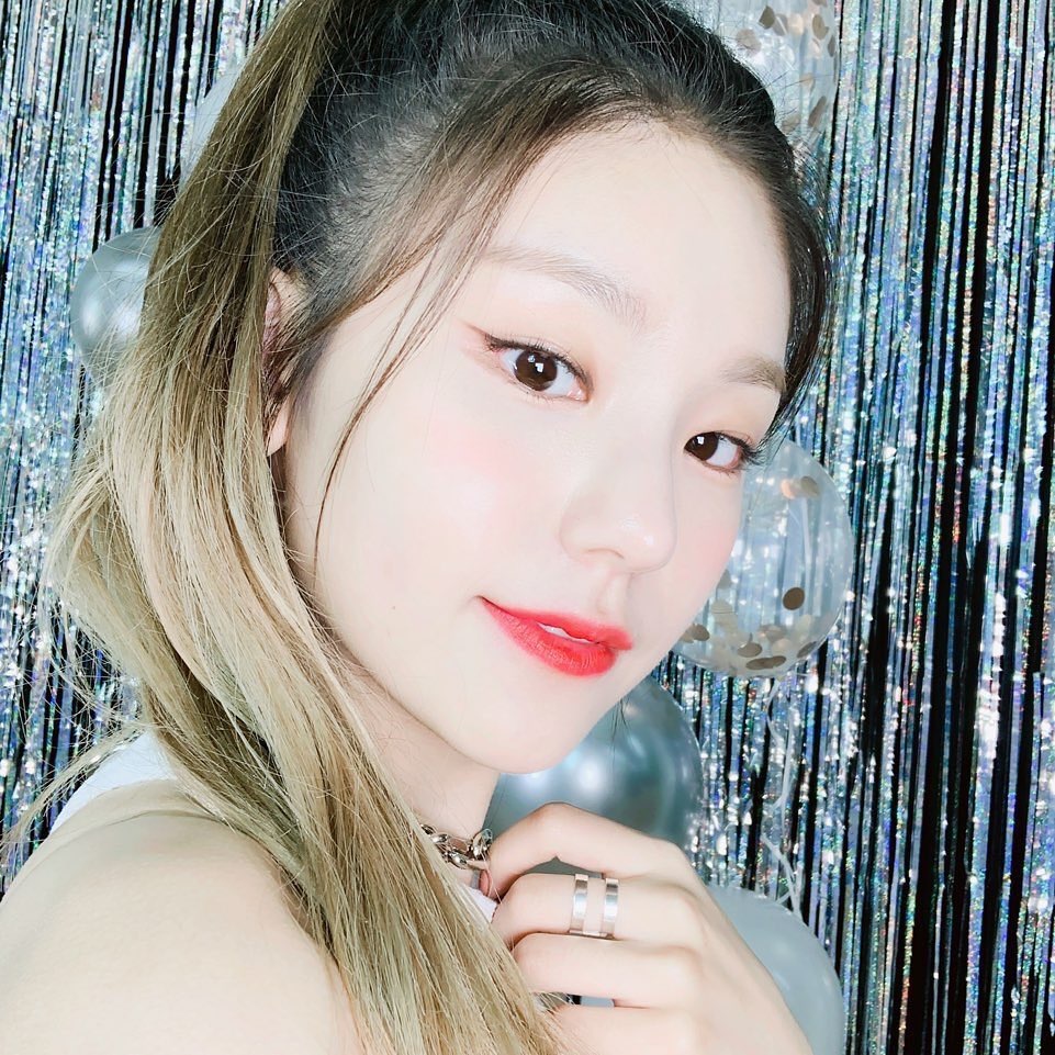 있지 예지 진짜 너무 예쁜 거 같음 | 인스티즈