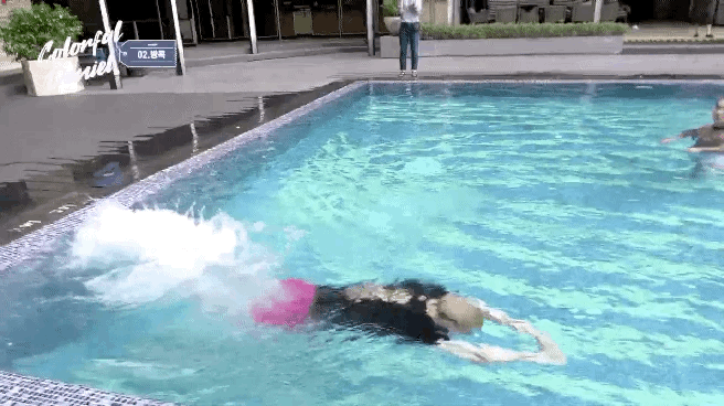 수영장 140cm들어갔다가 사라질까 걱정하는 180cm(ㅈㅇ강다니엘 | 인스티즈