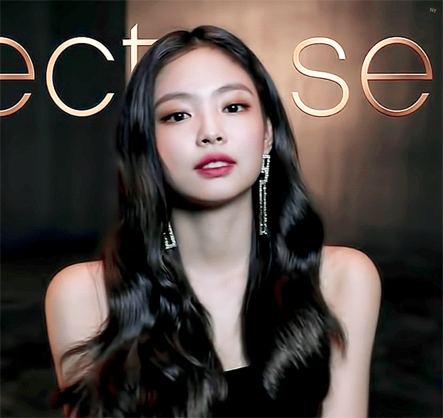 근데 제니도 진짜 남녀노소 나이대 안가리고 잘먹히는 얼굴인가보다 | 인스티즈