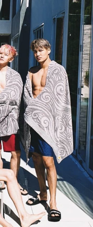 아니 슈퍼엠 방금 뜬 사진 다들 귀엽고 악 눈떠 이건데 카이 지금 혼자 화보찍나요..? | 인스티즈