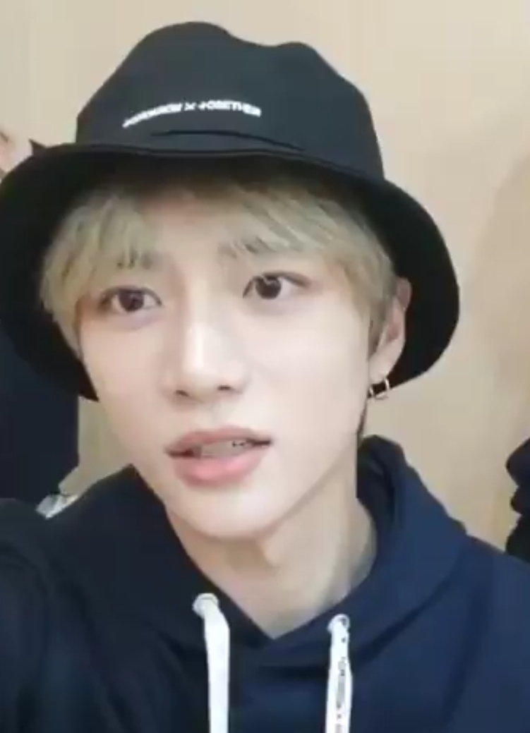 투바투 브이앱 종료할 때 범규 얼굴 실화....? | 인스티즈