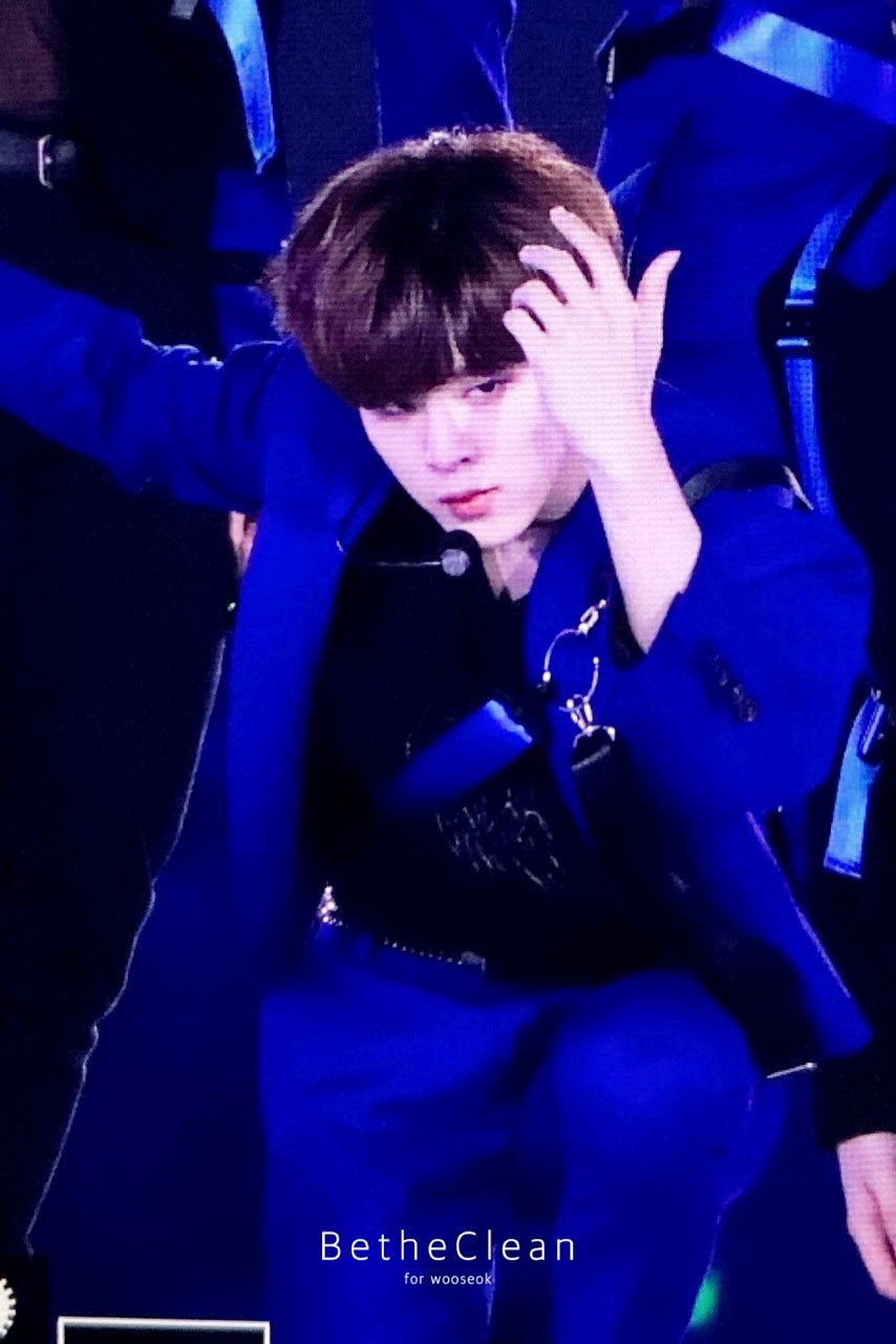 김우석 이게 같은 날인거 늘 볼때마다 신기하다 | 인스티즈