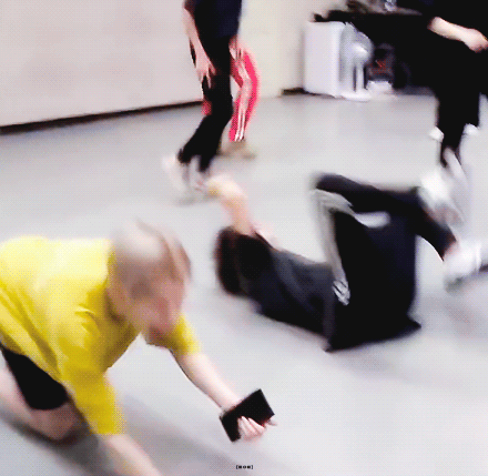 부승관ㅋㅋㅋㅋㅋ웃는 짤 보는데ㅋㅋㅋㅋㅋ왜이렇게 열정적으로 웃어 | 인스티즈