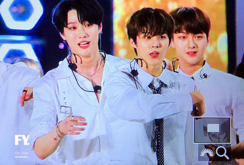 김우석 오늘 이 짤 완전 명량운동회때 아니냐궄ㅋㅋㄱㄱ | 인스티즈