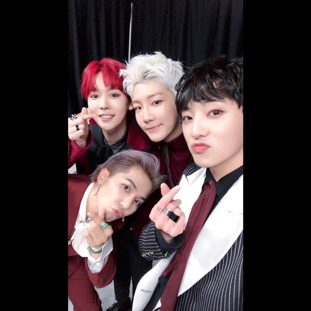 오늘 10시에 티저 뜬다던데 | 인스티즈