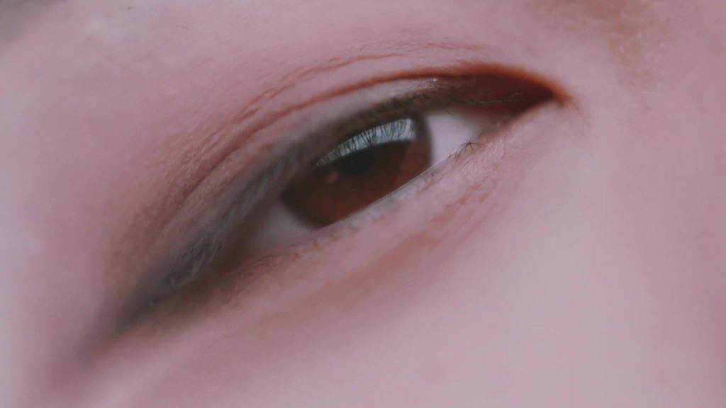 뉴이스트 백호 강동호 이거 렌즈 안 낀 눈이다? 그냥 자기 눈임 | 인스티즈