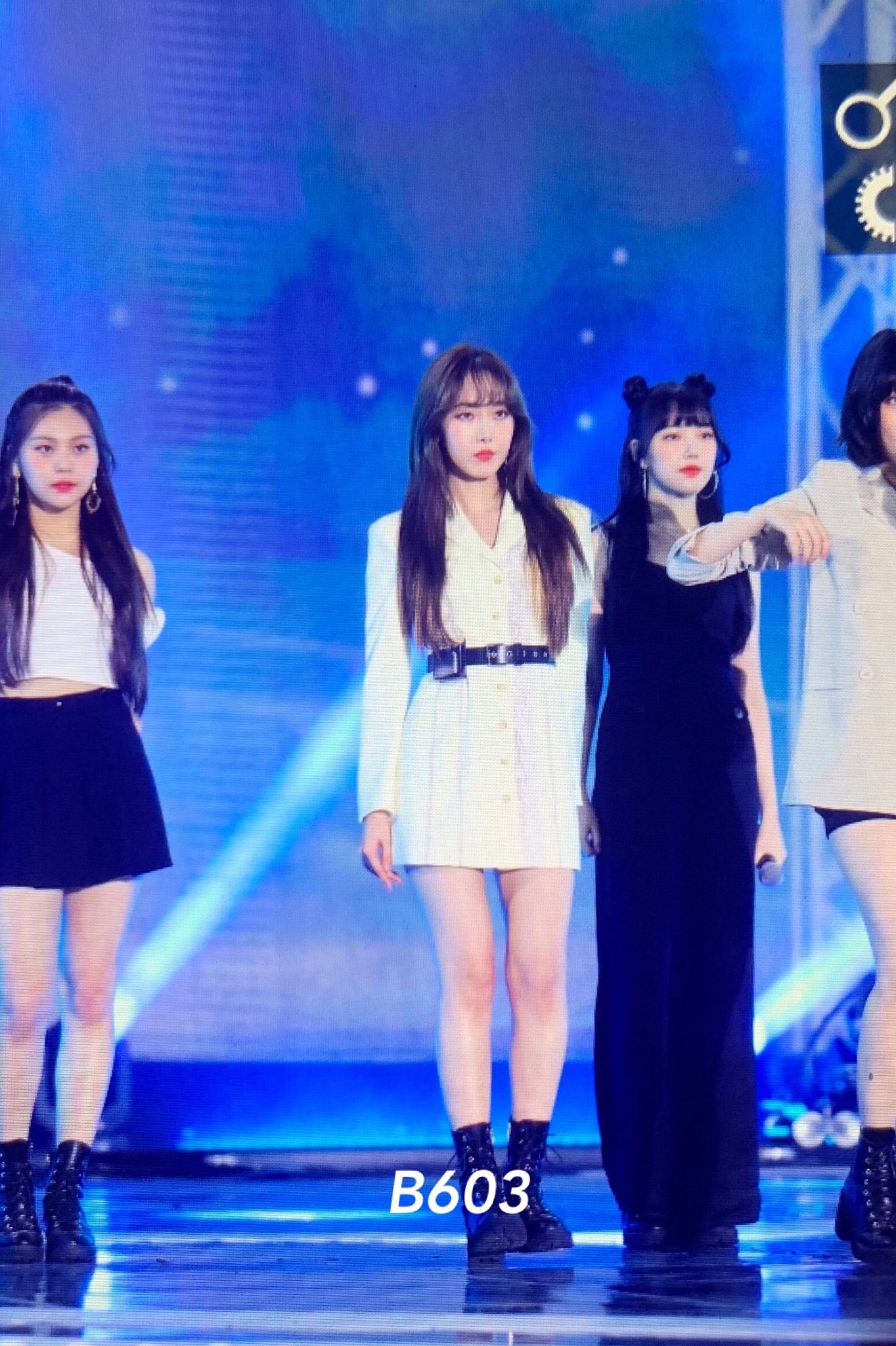 신비 오랜만에 앞머리 내렸다... .... .. | 인스티즈