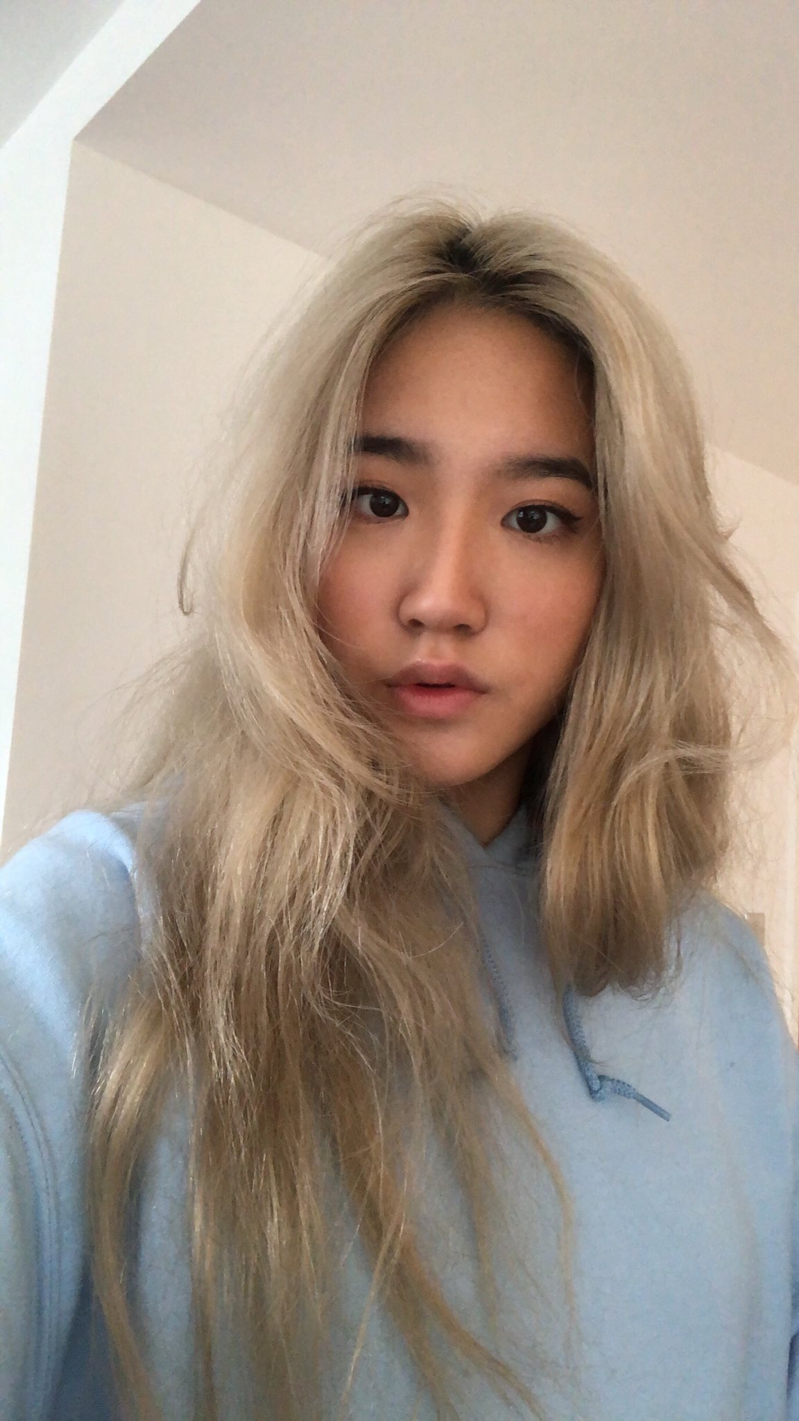 아학 나왔던 루키즈 헤린 인스타 보는데 진짜 멋있고 자기색 찾은 느낌이다 | 인스티즈