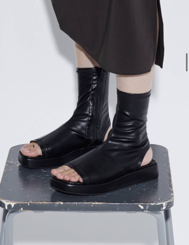 이 신발 사고싶었는데..발목 둘레가..하 | 인스티즈