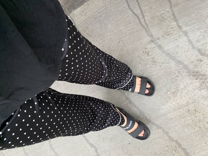 이 바지입고 잠깐 집 앞에 가는 거 오바야..? | 인스티즈