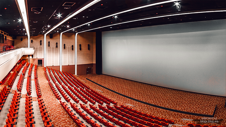 인티 시사회 당첨 된 거 처음이라 영화관 찾아보고 있는데 대박이야 | 인스티즈