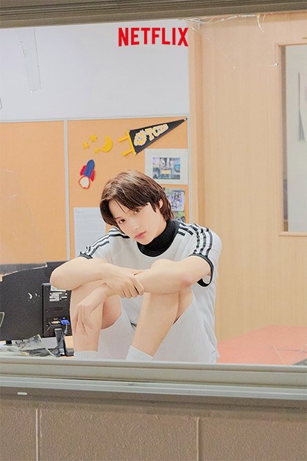 누가 투바투 휴닝카이 넷플릭스 인물소개 포스터?라는데 | 인스티즈