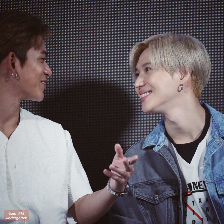 이태민 동생 이렇게나 꿀 떨어지는 눈으로 볼 일이야? | 인스티즈