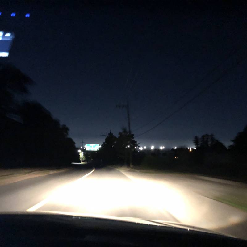 제주도 놀러왓는뎅 저기 불빛 높게 쮸르르룩 있는거 뭐야?? | 인스티즈